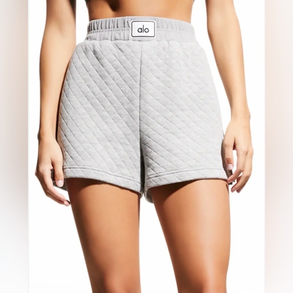Alo Yoga Quilted Arena Boxing shorts 
Size XS SOLD OUT ITEM !!
